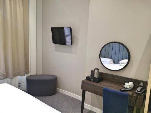 Garden Court Hotel, London